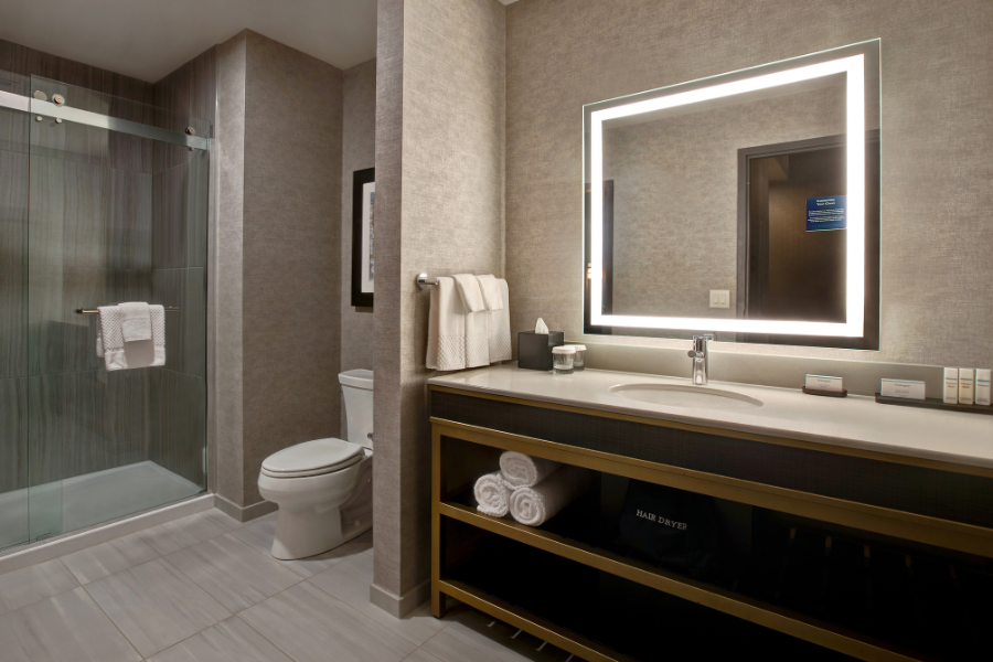 King Two-Room Corner Suite