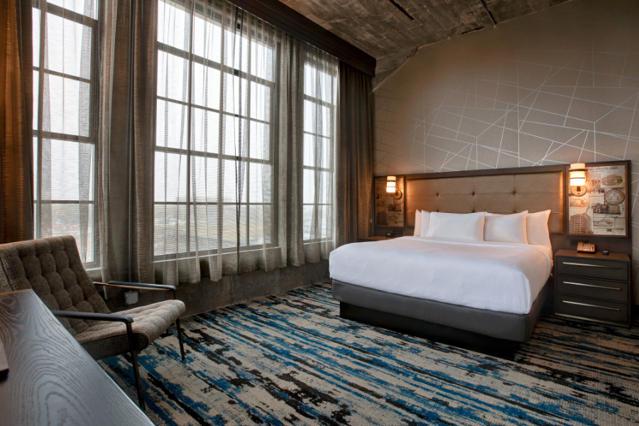King Two-Room Corner Suite River View